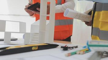 Engineers are discussing design work with customers. By meeting at the office. To get the best design out. video