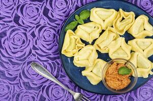Tortelloni with green photo