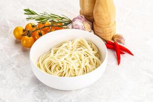 tradiciona asiático cocina - udon fideos foto