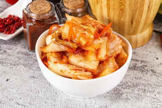 coreano cocina fermentado repollo kimchi foto