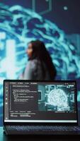 vertical engenheiros usar ar tecnologia para visualizar ai neural redes cérebro, resolução companhia problemas. isto profissionais usando artificial inteligência aumentado realidade holograma, Câmera b video