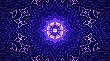 roxa azul caleidoscópio com transformando floral mandala padronizar e brilhante brilho efeito. em loop animação do branco psicodélico formas para transe música festival ou arte desempenho. desatado laço, 4k 60fps video