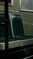 dentro Visão do a esvaziar metrô carro video