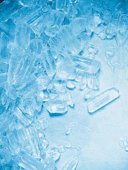 cubos de hielo fondo,cubitos de hielo textura, cubitos de hielo papel pintado, hielo ayuda a sensación refrescado y frio agua desde el cubos de hielo ayuda el agua actualizar tu vida y sensación bueno.hielo bebidas para refresco negocio foto