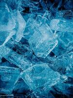 icecubes background,icecubes texture,icecubes wallpaper,ice helps to feel refreshed and cool water from the icecubes helps the water refresh your life and feel good.ice drinks for refreshment business photo