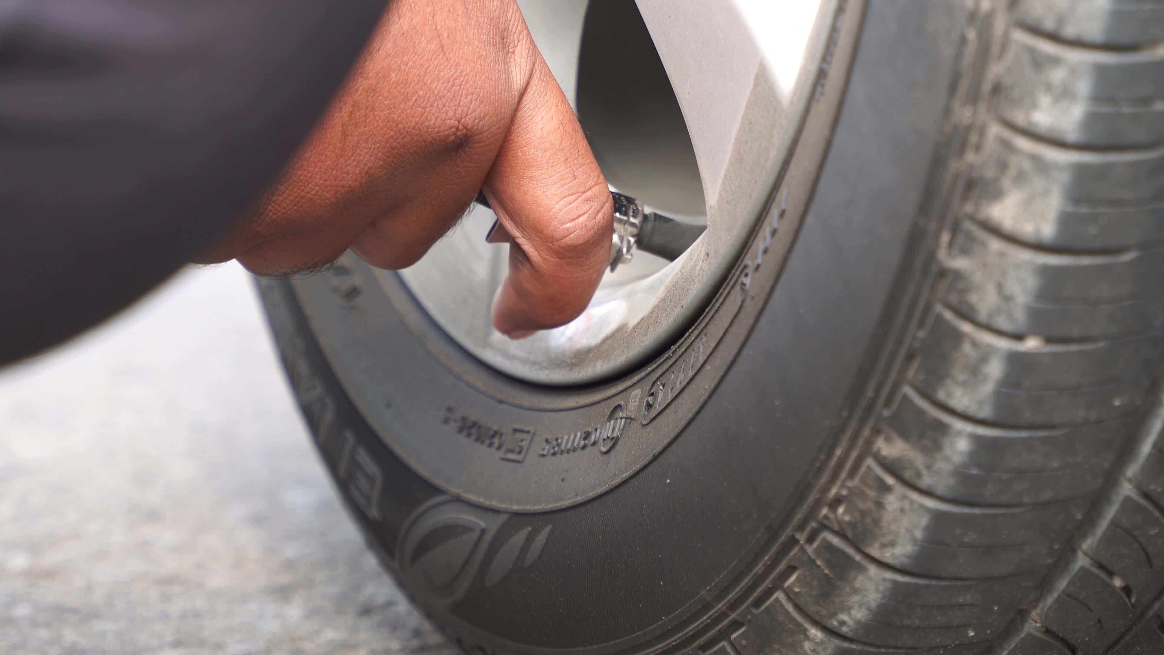 Inflating Tires: Unveiling The Science Behind The Air! - qxs3rk4