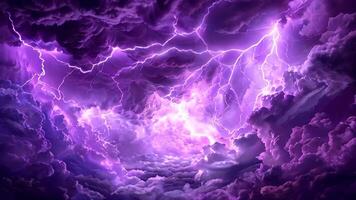 4k Caractéristiques une spectaculaire afficher de violet foudre boulons clignotant à travers une foncé orageux nuit ciel. le vif violet teintes créer une fascinant et spectaculaire visuel effet video