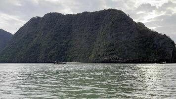 Footage from a boat, allowing you to enjoy views of the islands from different angles and perspectives. video