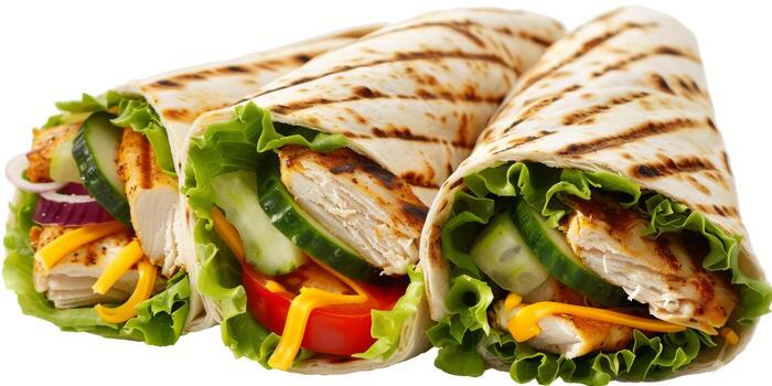 tortilla envolver con frito pollo carne y vegetales aislado en blanco antecedentes. alto calidad foto