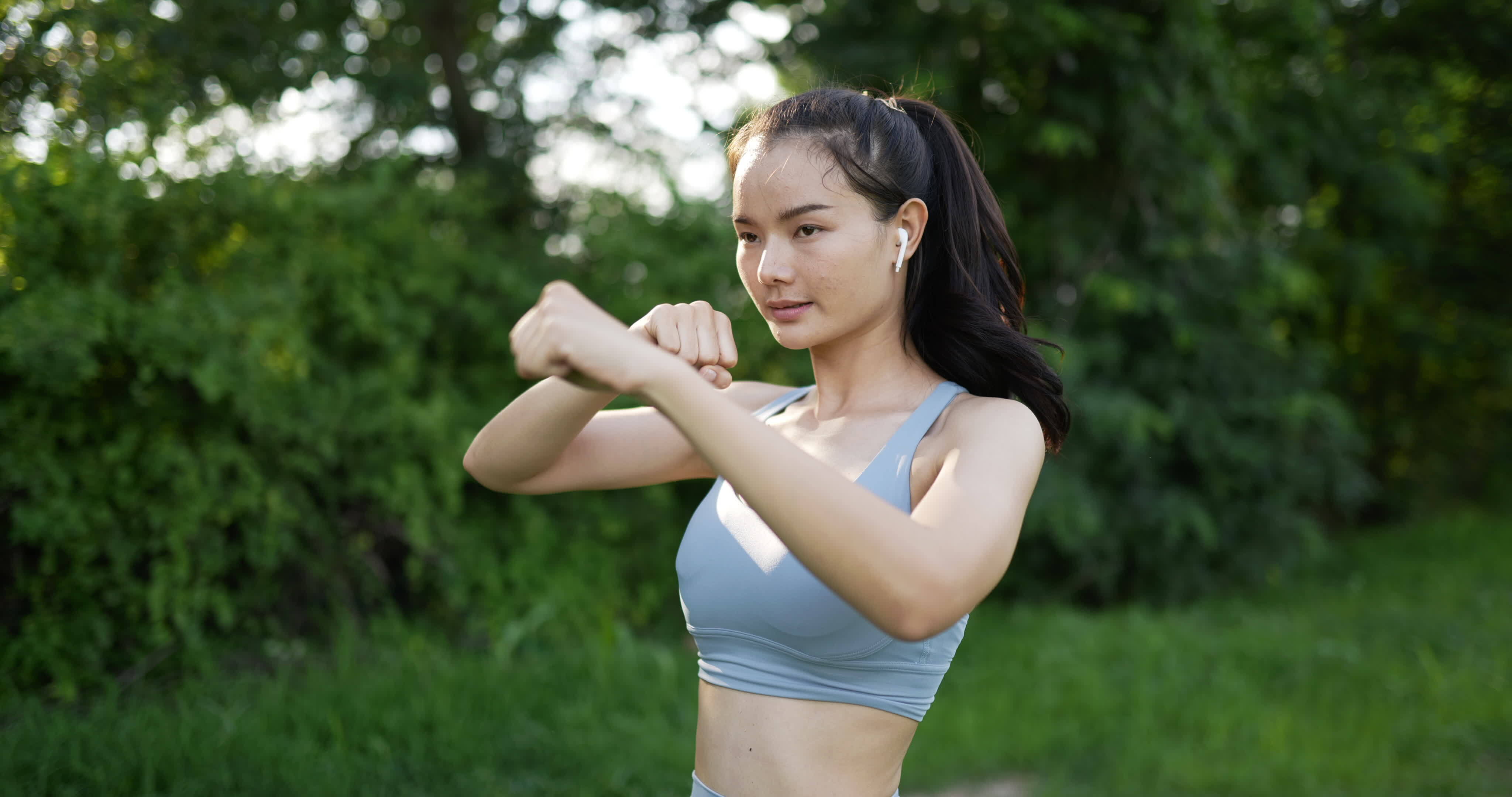 Woman Punching the Air 47841117 Stock Video at Vecteezy
