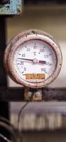 The manometer is an instrument for measuring the relative pressure of fluids. The correct meaning of the lemma refers to instruments dedicated to the measurement of pressures greater than atmospheric photo