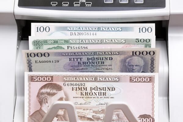 Currency Converter Stock Photos Images And Backgrounds For Free Download 100-dollars-large-size-national-bank-note-united-states-numista