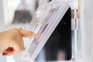 Scan your fingerprint to register for identity verification photo