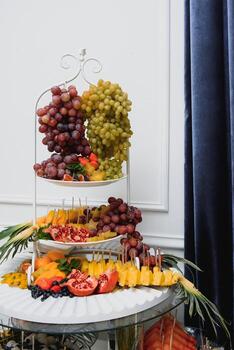 plato de clasificado Fresco Fruta y queso foto