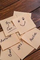 Positive messages on a desk Photo