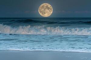 lleno Luna creciente terminado Oceano con naturaleza antecedentes foto