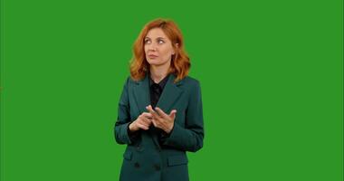 View of female hand counting from 0 to 5 over green screen background. video