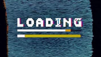 Carregando distorcido texto em quebrado retro televisão fundo. video