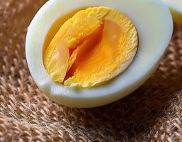 Photo a boiled egg. Pattern texture background.