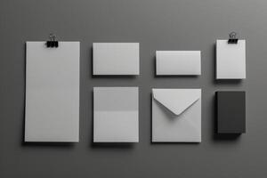 square piece of paper with notepad attached to the bottom, photo