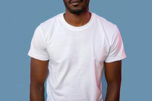 a man in white shirt posing for the camera, photo