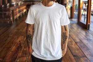 the person with his arm around his neck wearing a hat, photo