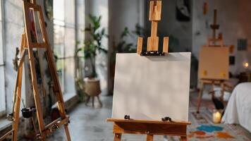 a easeler that has some paint and wooden pieces, photo