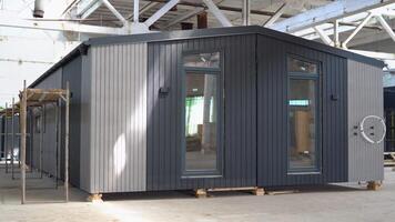 House building made by prefabricated parts. Mobile home handling video