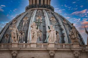 S t. de pedro basílica Hazme cerca arriba, Vaticano arquitectura, estatuas, puntos de vista foto