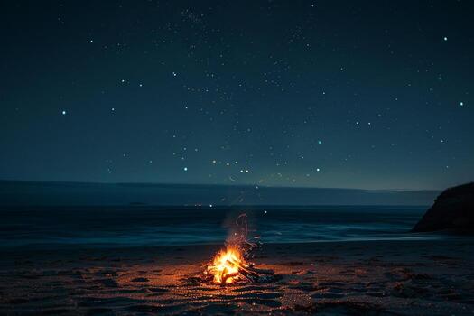tranquilo playa hoguera con estrellado noche cielo y calentar Oceano resplandor antecedentes foto
