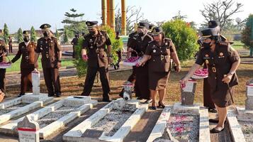 Sowing of flowers at the hero's graveyard, photo
