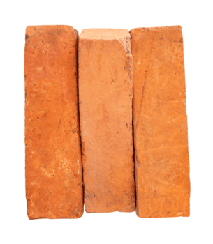 sida se av gammal röd eller orange tegelstenar i stack isolerat med klippning väg i fil formatera png