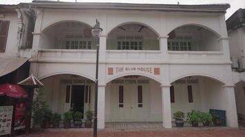 Luang Prabang, Laos - November 14, 2023 - The fusion of traditional architecture and Lao urban structures with those built by the European colonial authorities in the 19th and 20th centuries video