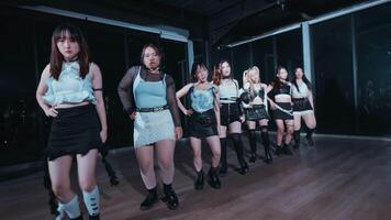 dinamico danza prestazione nel studio video