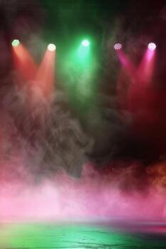 vacío etapa con vistoso focos y fumar efectos a noche evento foto