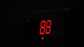 Temperature sensor, real digits running video