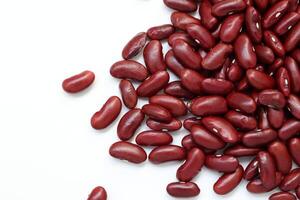 parte superior ver de rojo riñón frijoles aislado en blanco antecedentes foto