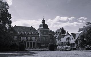 It's a black and white picture of a Castle, Gareth Castle is a property first mentioned in documents at the end of the 13th century in the Dusseldorf district of the same name photo