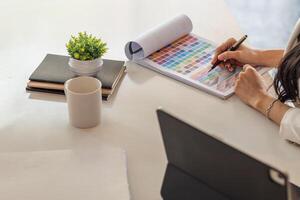 Smooth Focus, group of web designers are working together to develop mobile responsive website with UI UX Front End Designer Previewing. website designers in form of mobile applications with UI UX photo