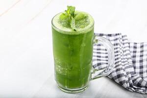 Mint, basil, spinach smoothie detox photo