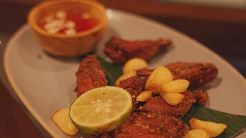 Crispy Fried Chicken Wings with Garlic and Lime video