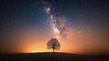 solitario árbol debajo el lechoso camino a oscuridad en sereno paisaje foto
