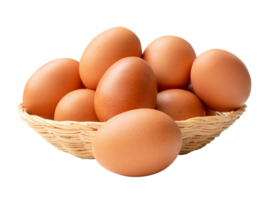 Vorderseite Aussicht von frisch braun Hähnchen Eier im Stapel im Korbweide Korb isoliert mit Ausschnitt Pfad im Datei Format png