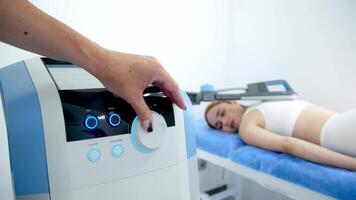 Advanced electromagnetic therapy with SIS for accelerated fracture healing and joint blockage relief. Ideal for showcasing cutting-edge rehabilitation technology and effective recovery solutions video