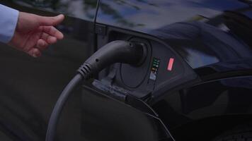 The Charging Connection for Electric Vehicles Facilitates Efficient Energy Transfer and Use video