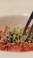 TIMBALE SALAD Ingredients avocado lemon juice tuna in its own juice Preparation Mash the avocado with a fork with salt and lemon juice Step by step cooking process video