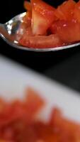 TIMBALE SALAD Ingredients avocado lemon juice tuna in its own juice Preparation Mash the avocado with a fork with salt and lemon juice Step by step cooking process video