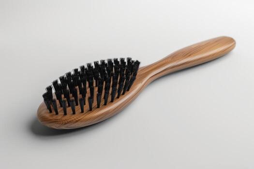 cepillo con de madera encargarse de presentando negro cerdas posicionado en contra un blanco antecedentes foto