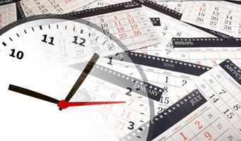 wall calendar with the number of days and clock photo