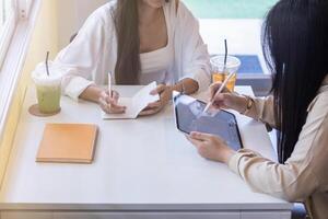 Smooth Focus, group of web designers are working together to develop mobile responsive website with UI UX Front End Designer Previewing. website designers in form of mobile applications with UI UX photo